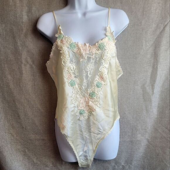 VICTORIA'S SECRET GOLD LABEL Teddy - Picture 1 of 13